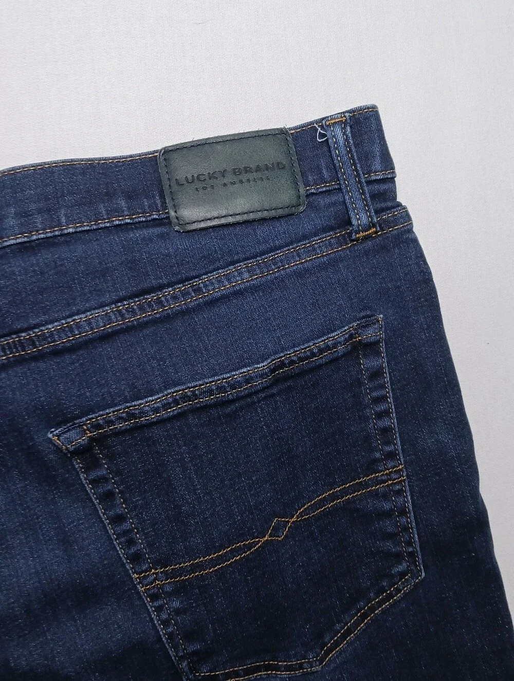 Lucky Brand Mens 223 Straight Leg Jeans 38X32 Dark Blue Denim Stretch CoolMax